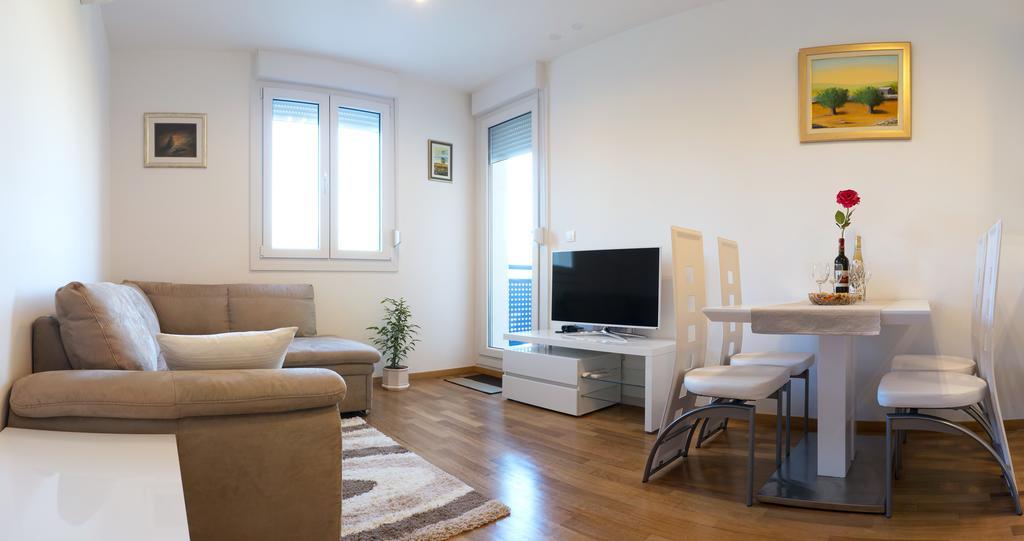 Apartment Roska Split Room photo